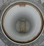 汚水が溜まっていないからの公共マスの内部写真