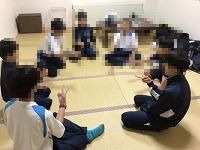 へ