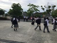 し