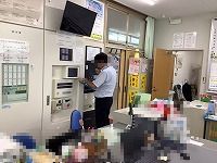 ひ