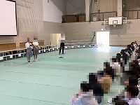 せ