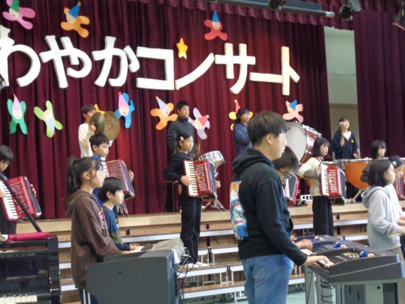 20251101tsutsuji6nensawayakagassou