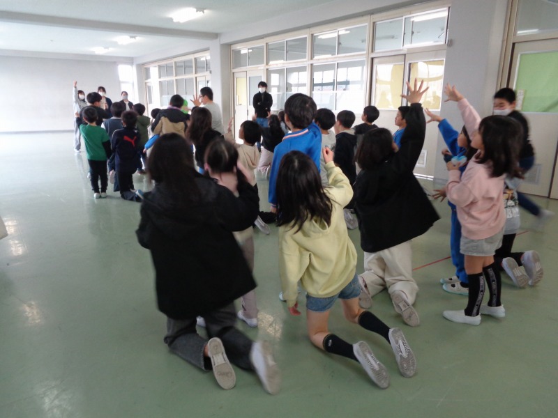 20260205tsutsuji5nennyuugakusetsumeikai1