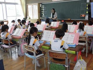 20260601gakuen1nenkenbanhamonika