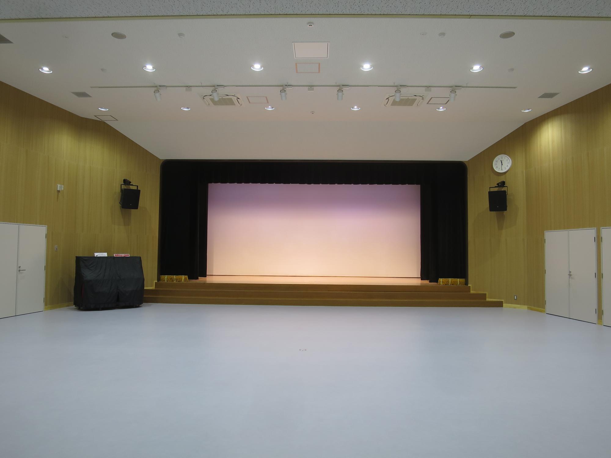 大集会場を後方から写した写真