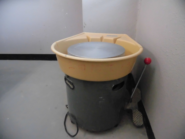 工芸科学室の備品であるろくろの写真