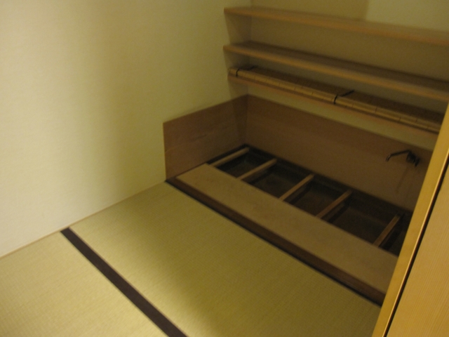 水屋を写した和室の写真
