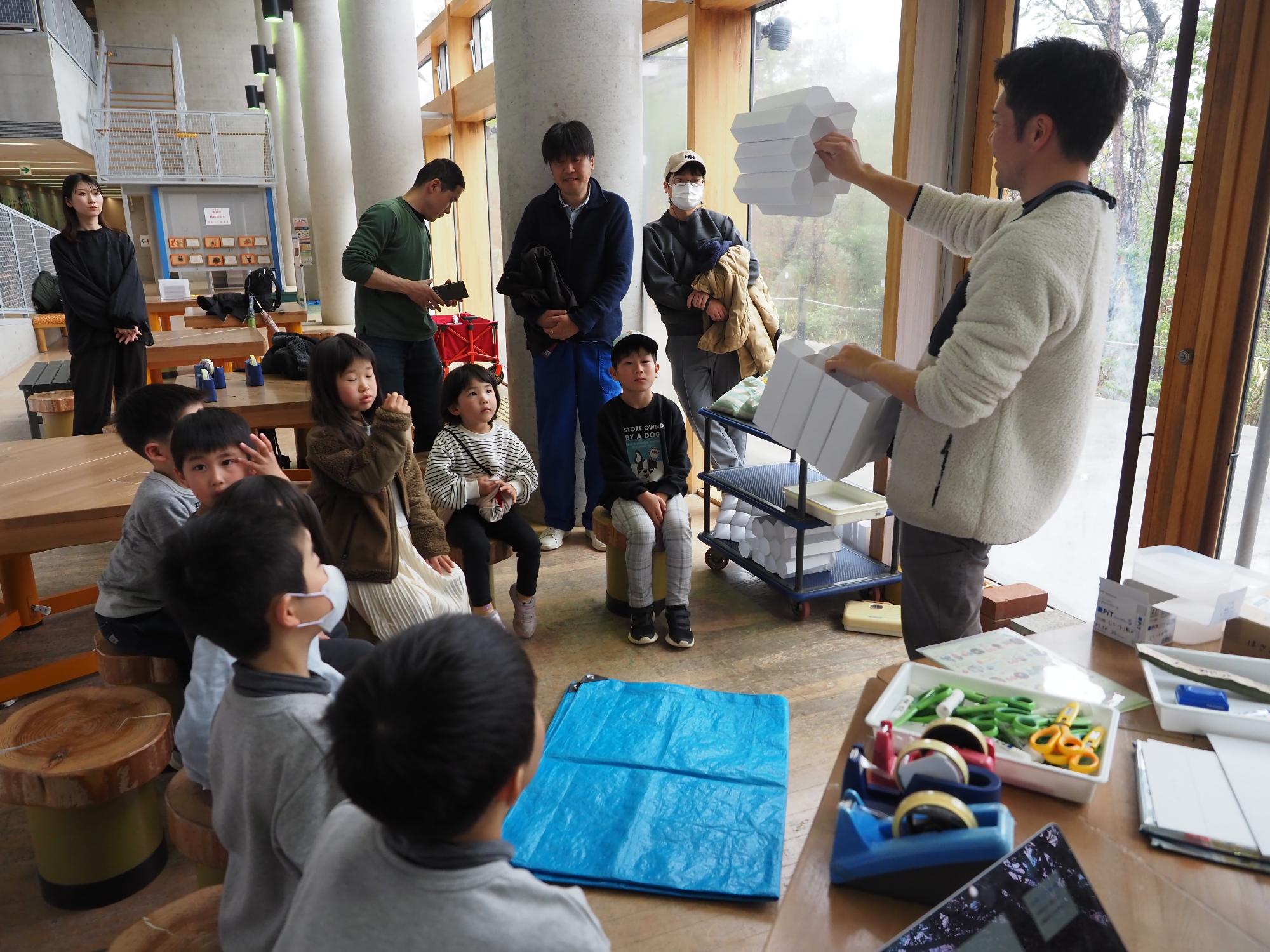 （イメージ）ためしてわかる「ハチの巣のひみつ」