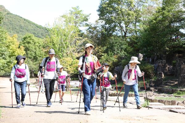 ノルディック・ウォーキング参加者の写真