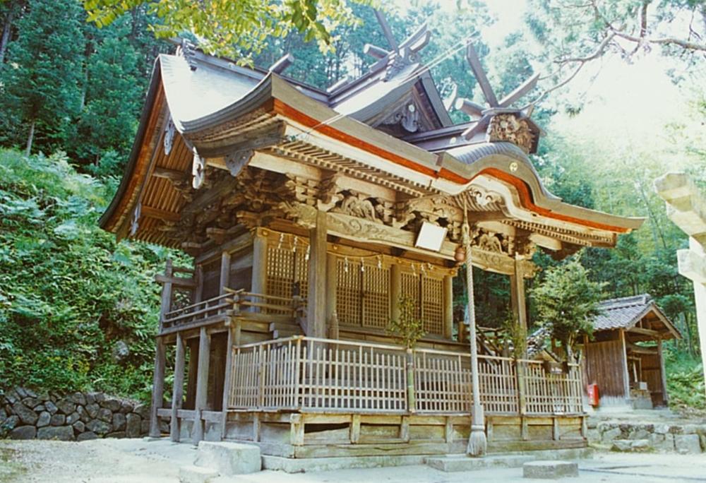 酒滴神社本殿