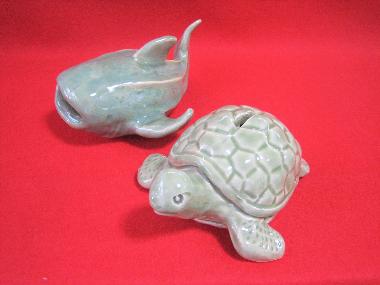 青磁の貯金箱