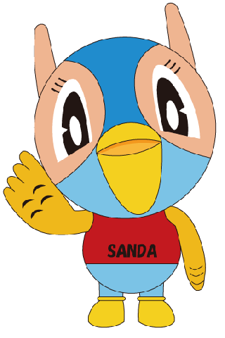 胸に黒文字でSANDAと印字された赤色のタンクトップを着て右羽を挙げ頭をやや左側に傾けたキャッピーのイラスト