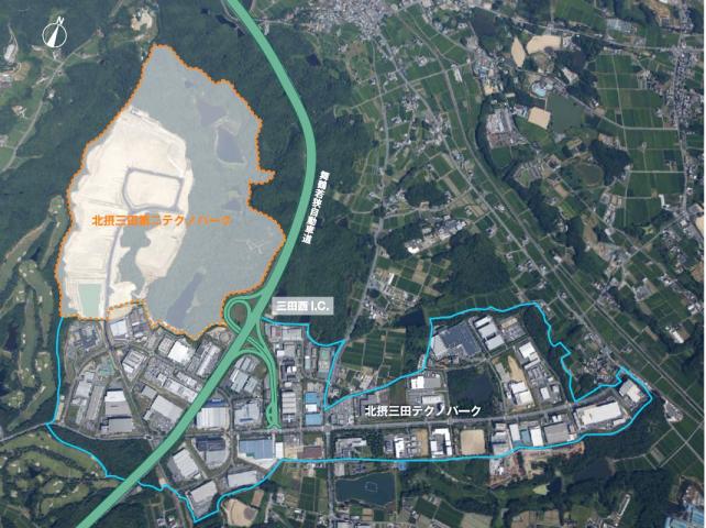 北摂三田第二テクノパークに加え、舞鶴若狭自動車道、三田西インターチェンジ、北摂三田テクノパークの位置が示されている空撮写真