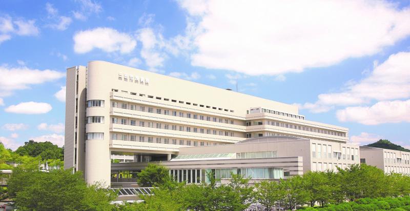 三田市民病院の建物外観の遠景写真