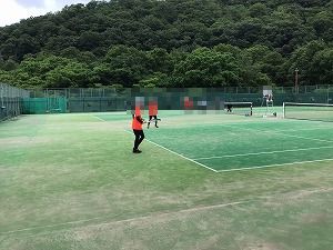 す