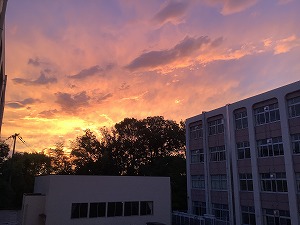八景中から見えた夕焼け空