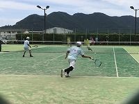 て