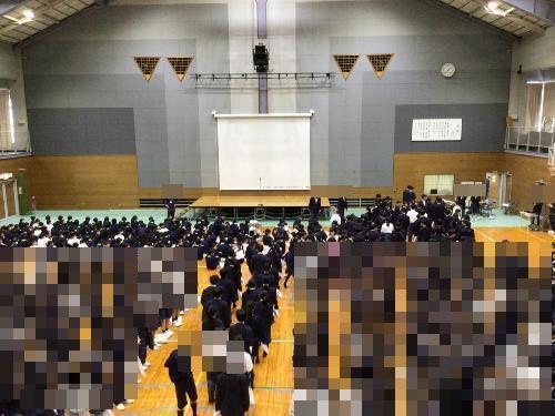 新入生入場のようす