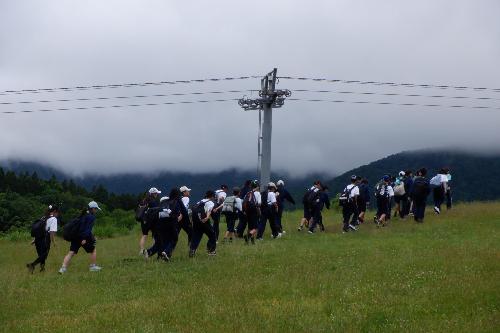 1日目「オリエンテーリング」で山登り