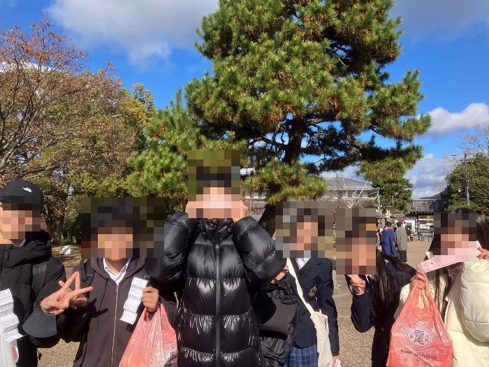 おもくじをみせに来た生徒