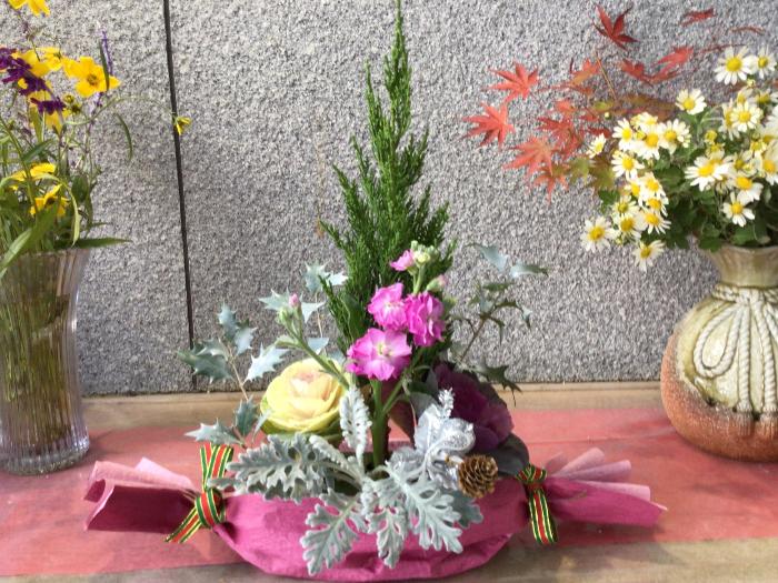 玄関前今月のお花