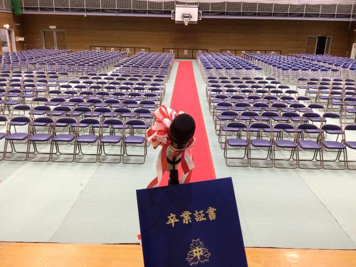 体育館演台から