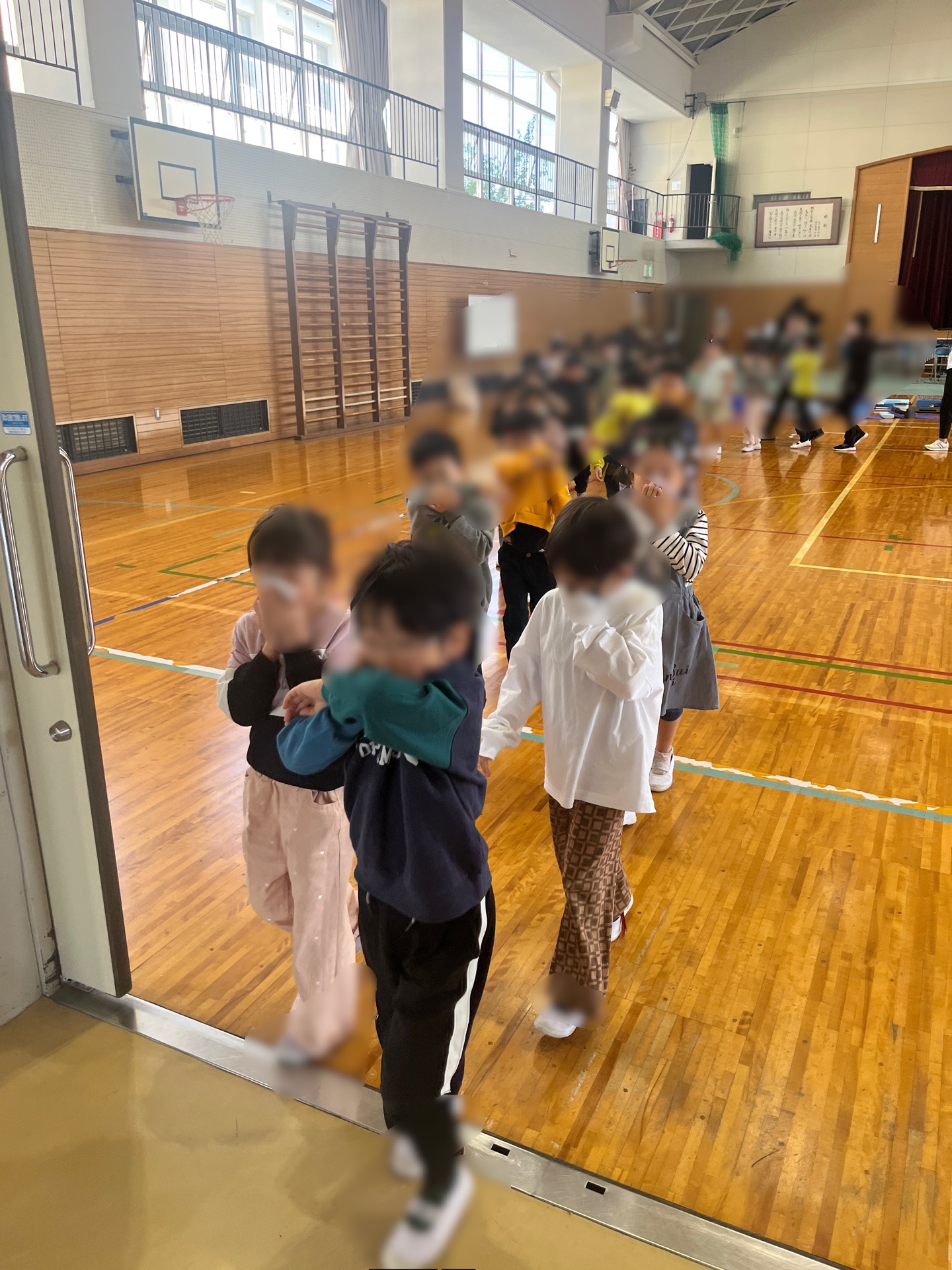 音楽会の練習中に、訓練放送が