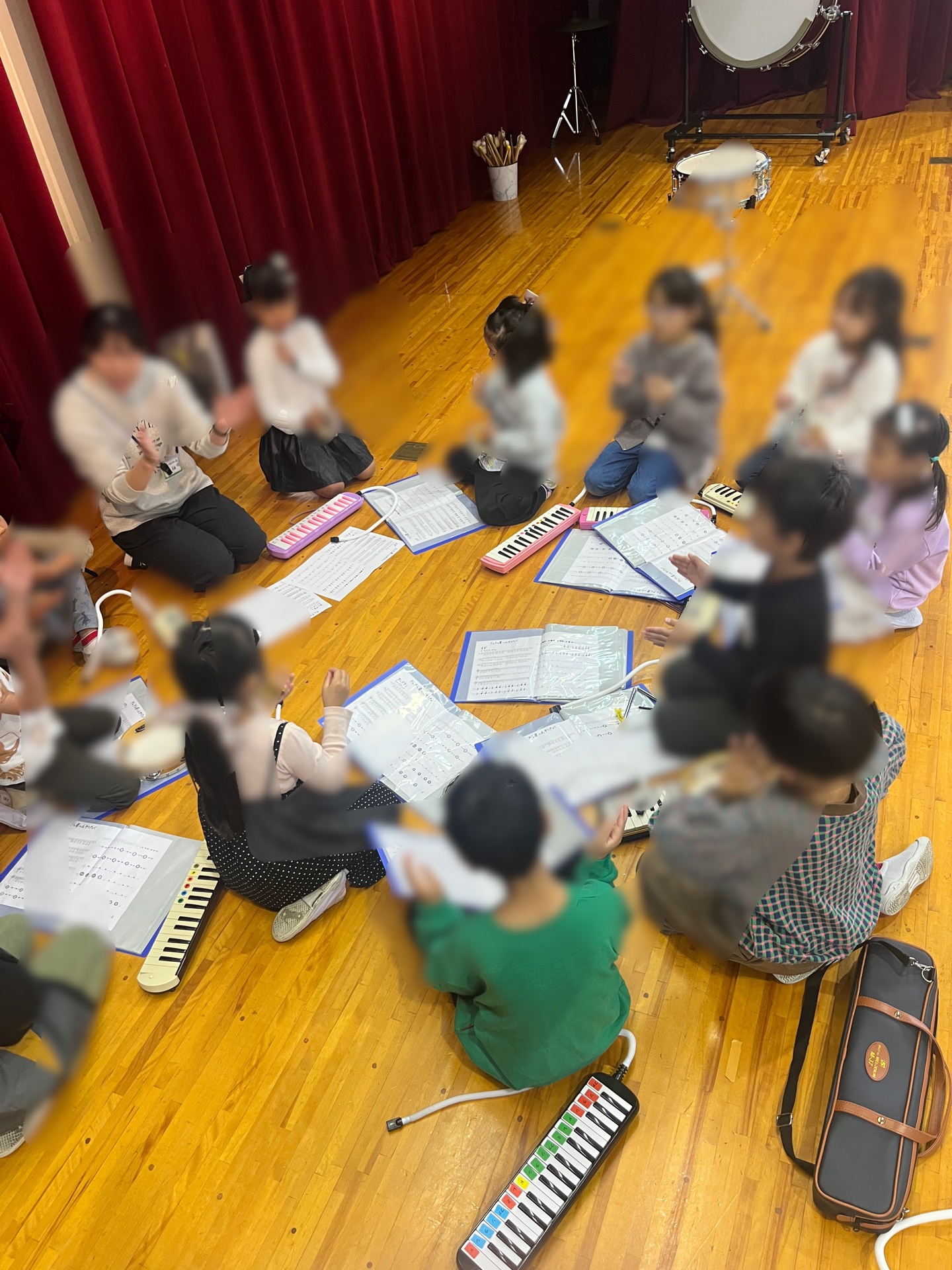 休み時間も輪になって