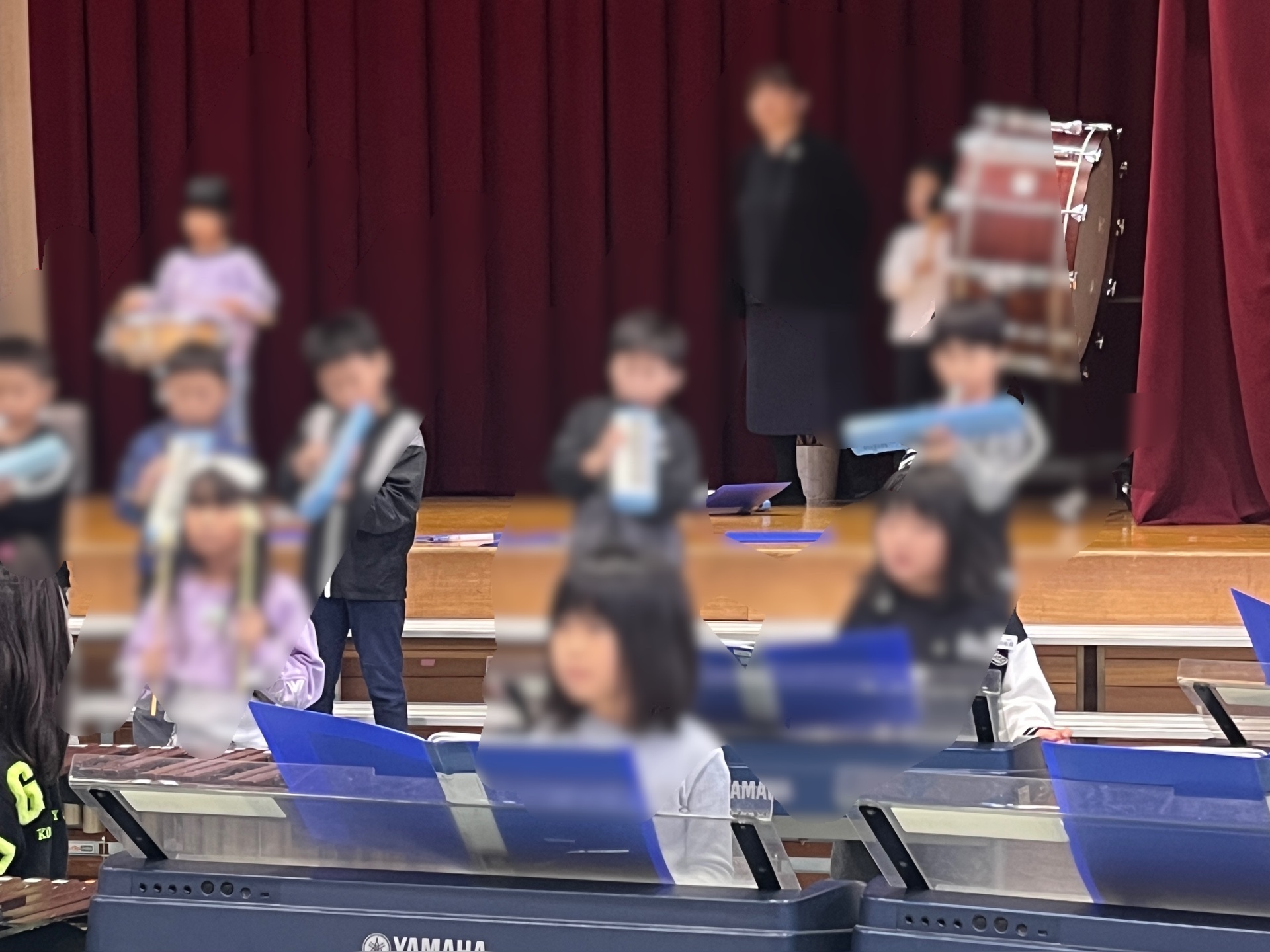 一生懸命に音楽を楽しんでる