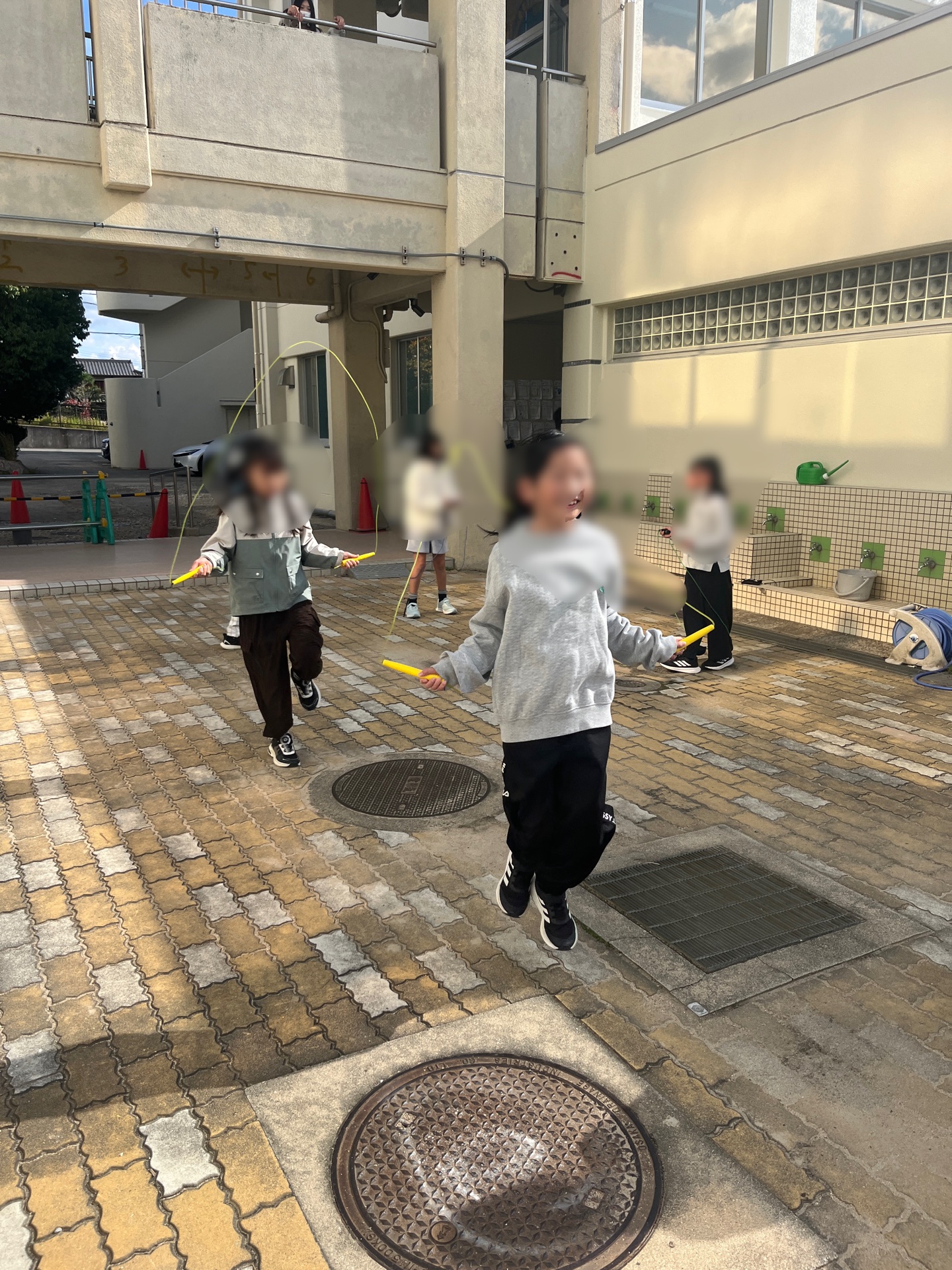 見て、見て、見てって