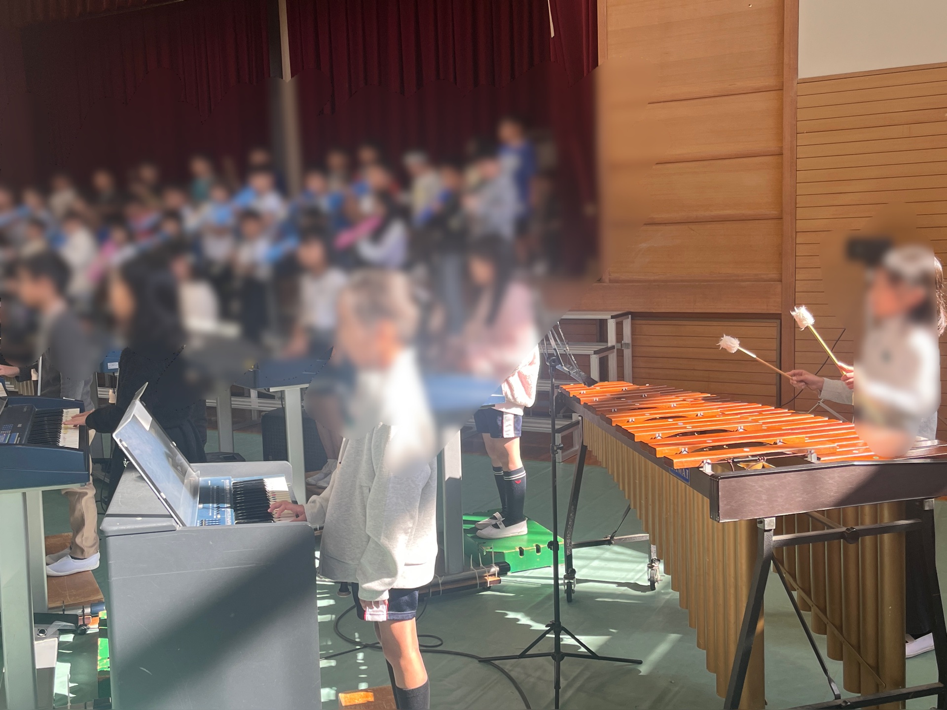 いいリズムをはじいてる