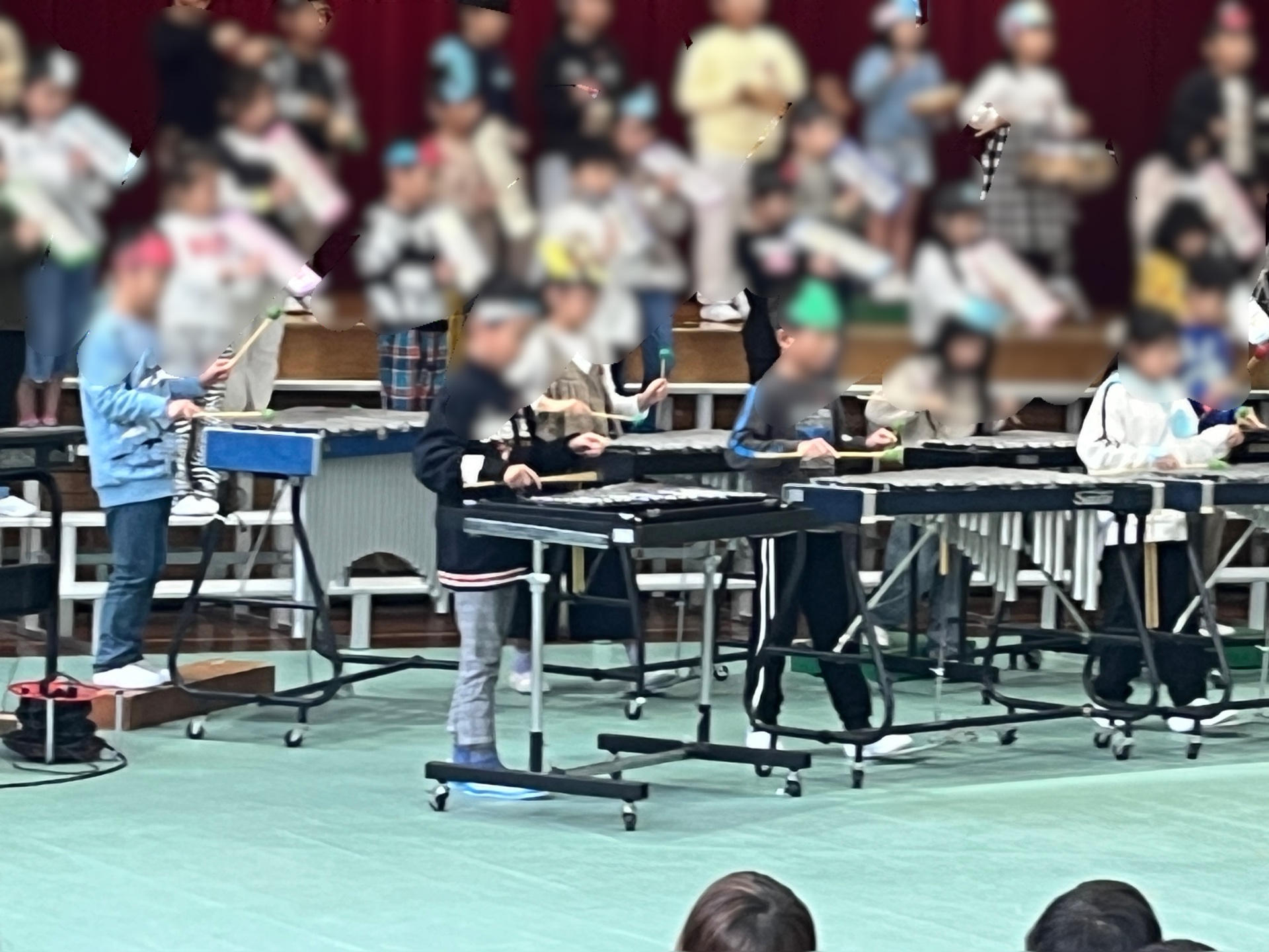 海を表現した2年生