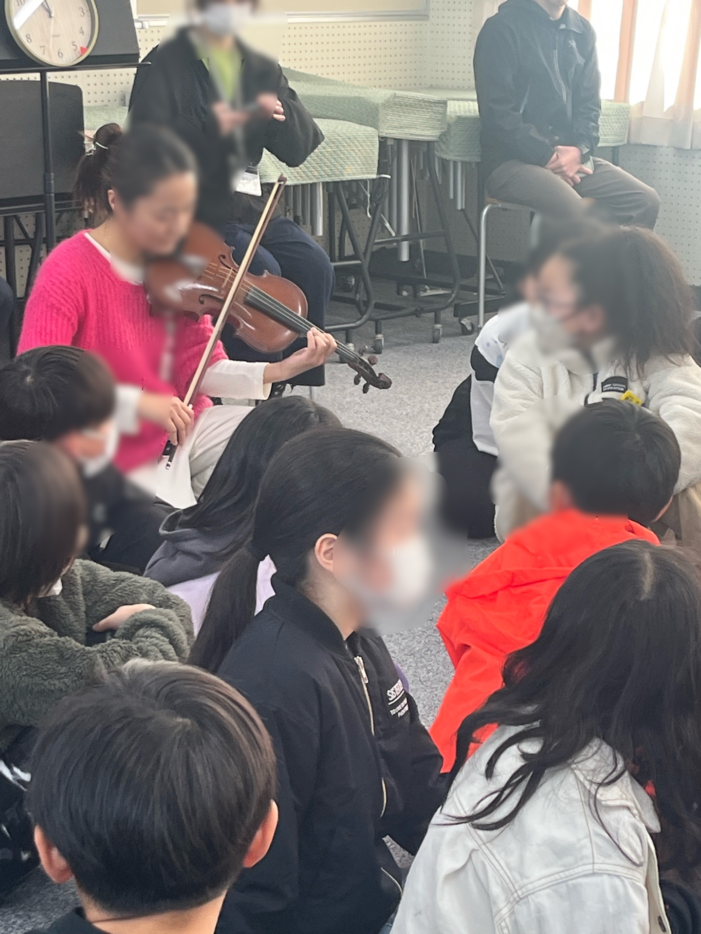 思わず振り返る