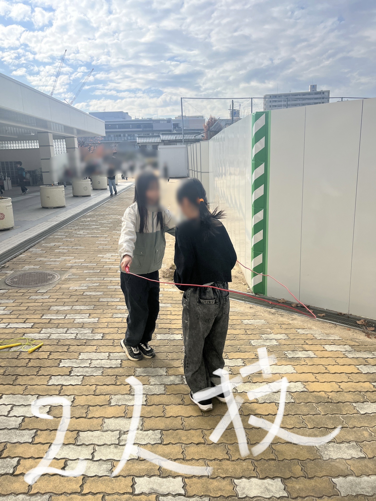 休み時間も、大人気な縄跳びです