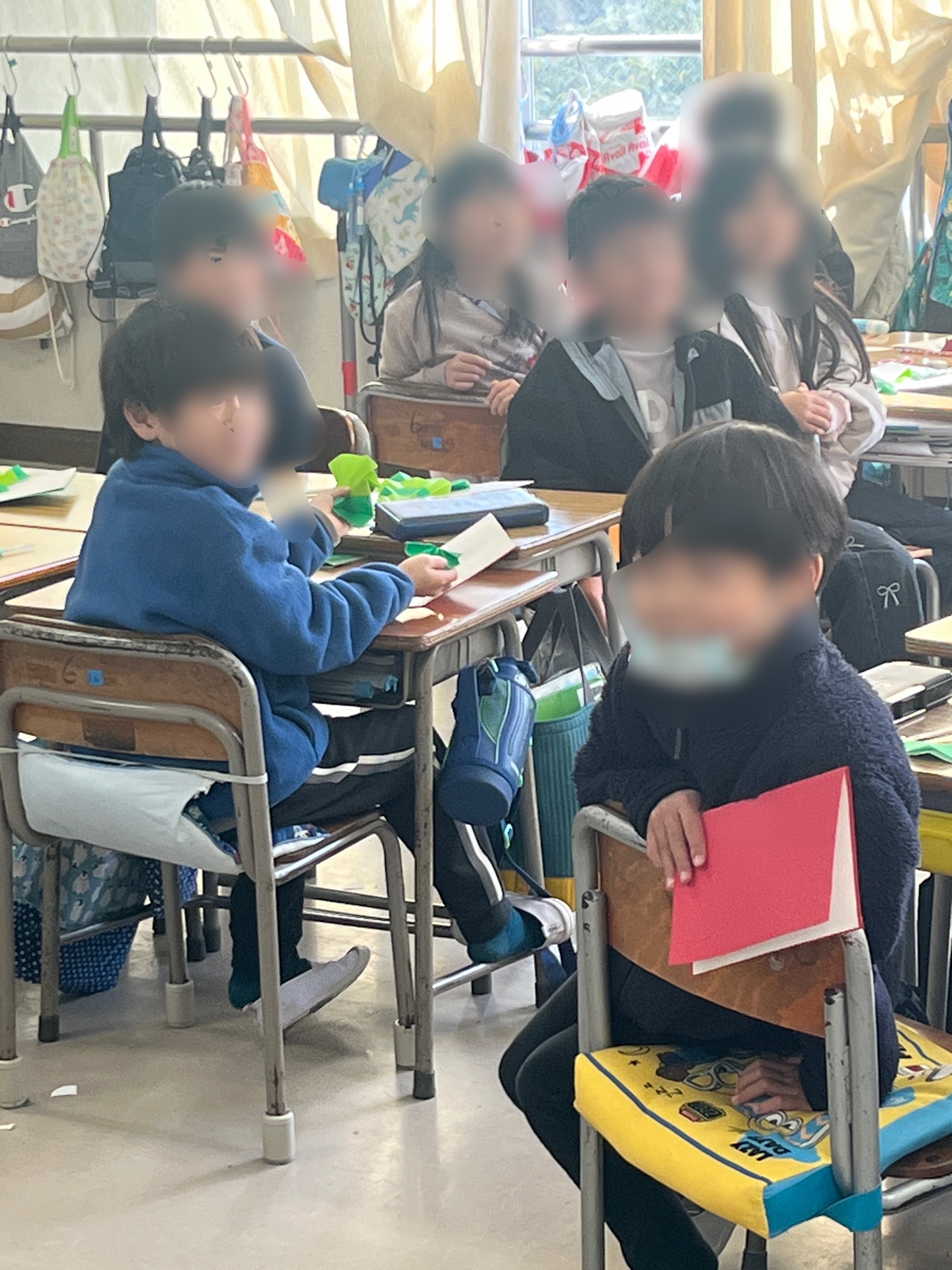 映し出されたクリスマスカードをしみじみ