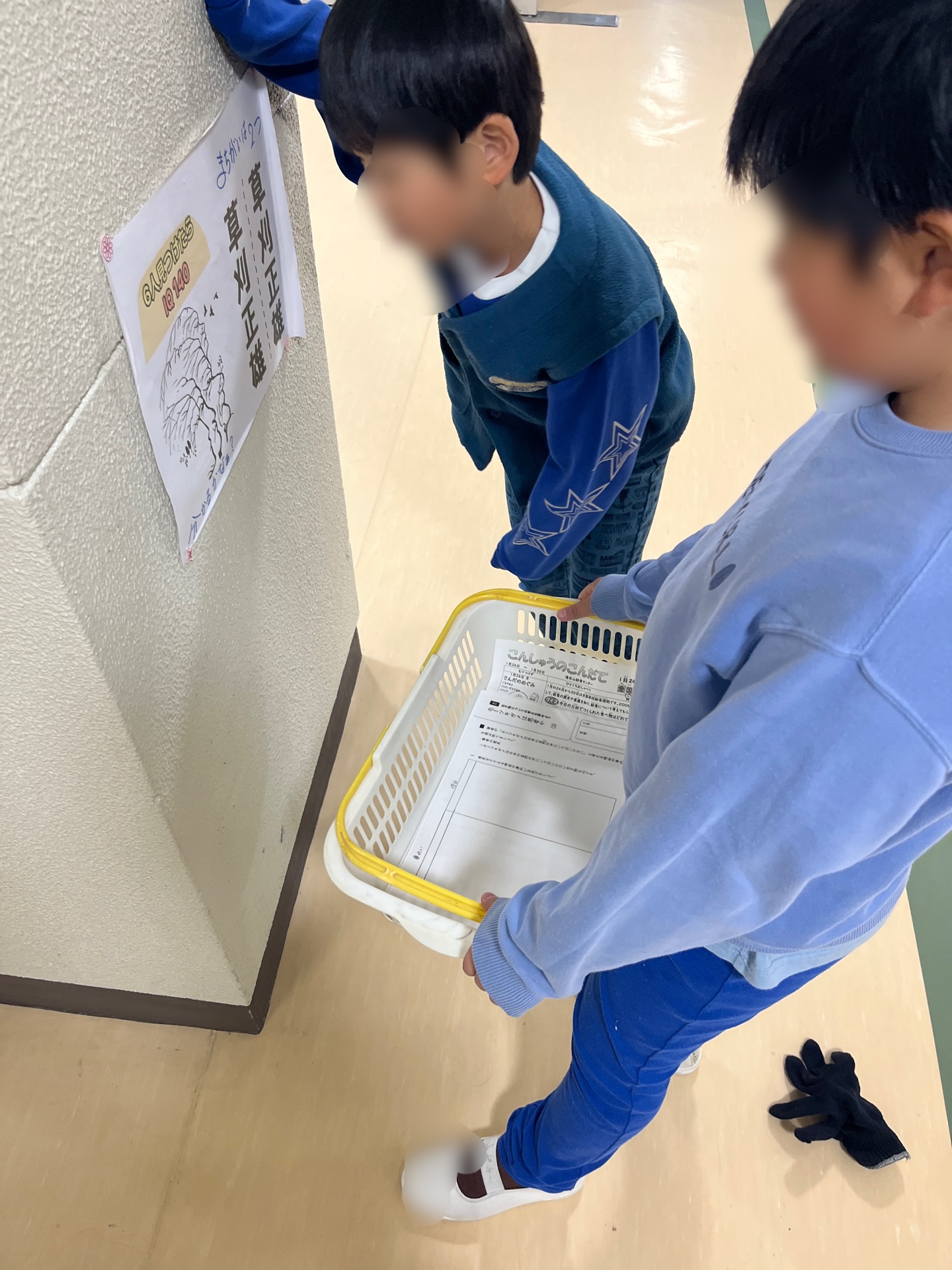 顔を6つ見つけれるかな