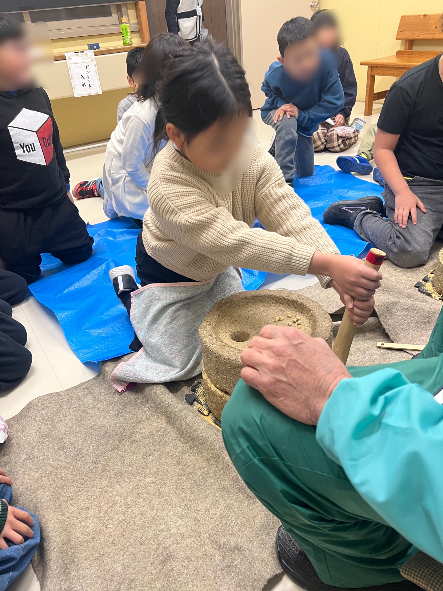 丁寧に、大きくまわします