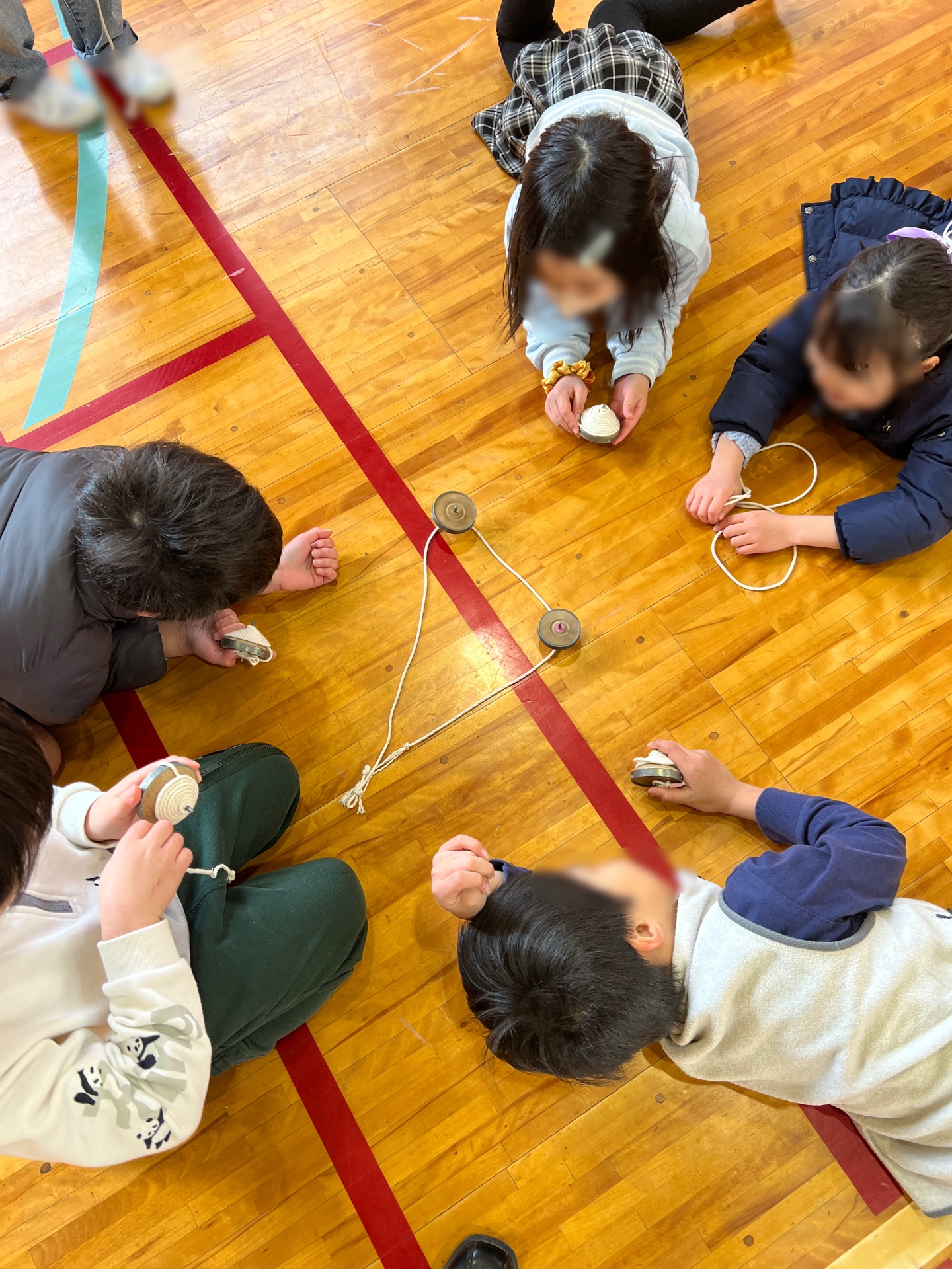 みんなで駒を見守る姿が可愛い