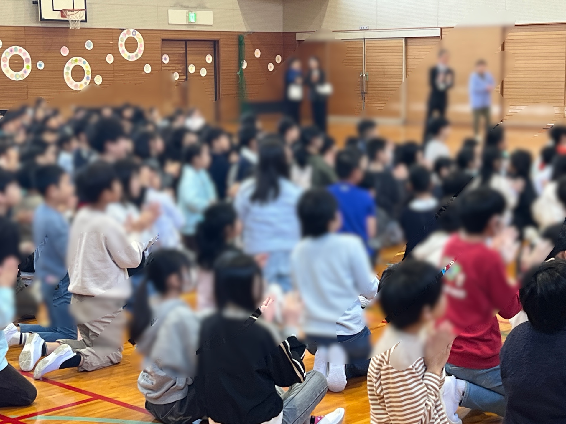 新しい先生たちを出迎えるみわっこ