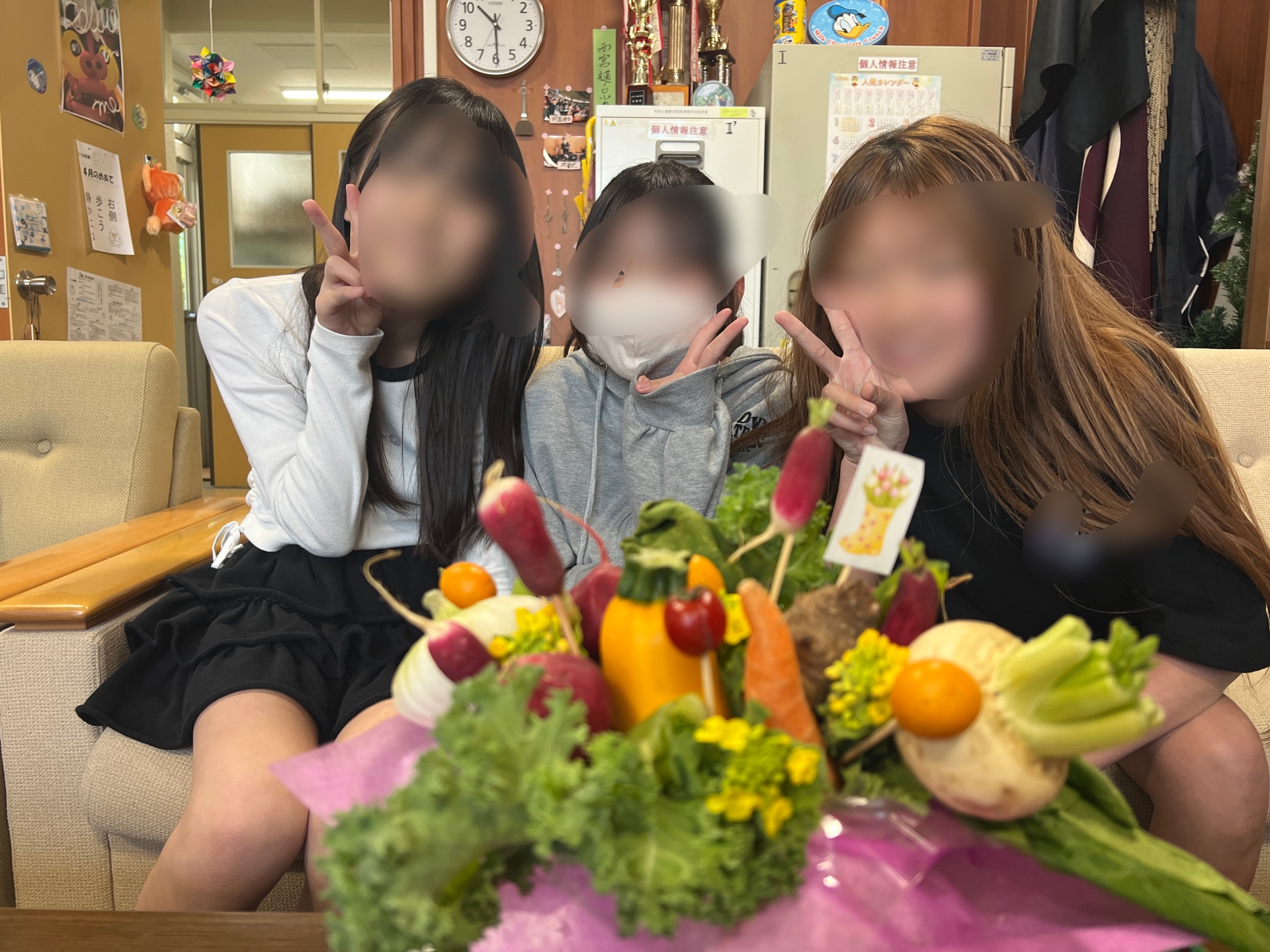 お野菜のアレンジメントと笑顔