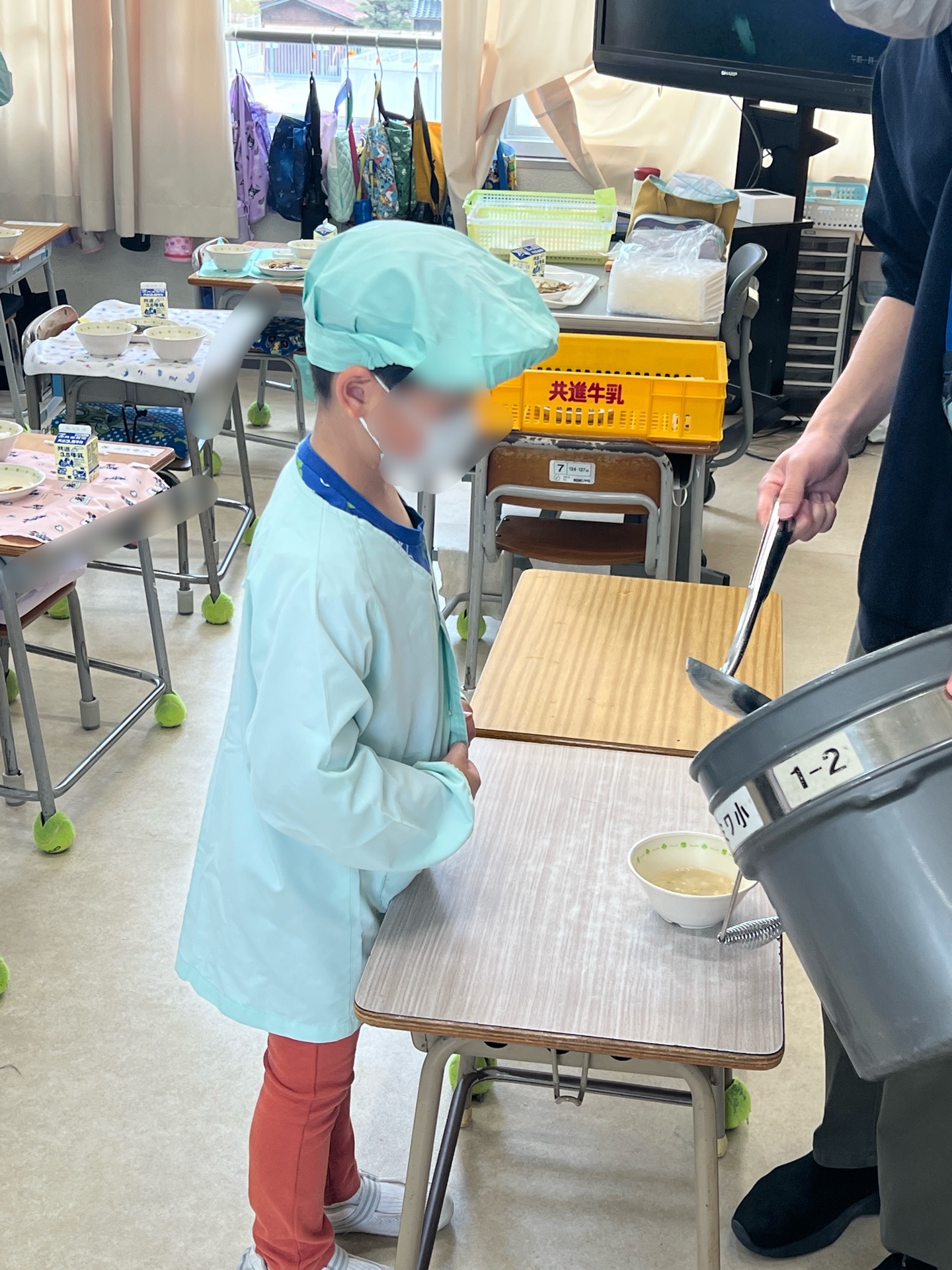 今から配膳します