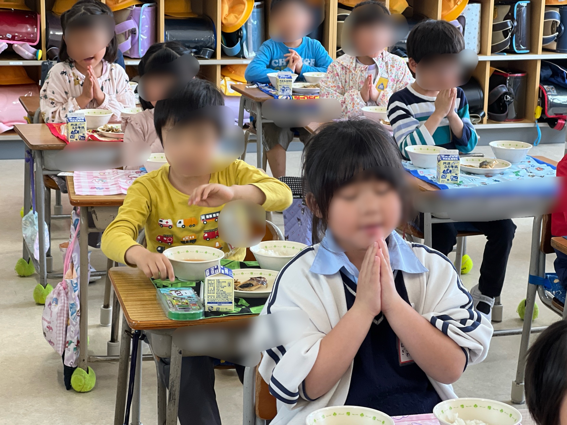 隣のクラスでもいただきまーす