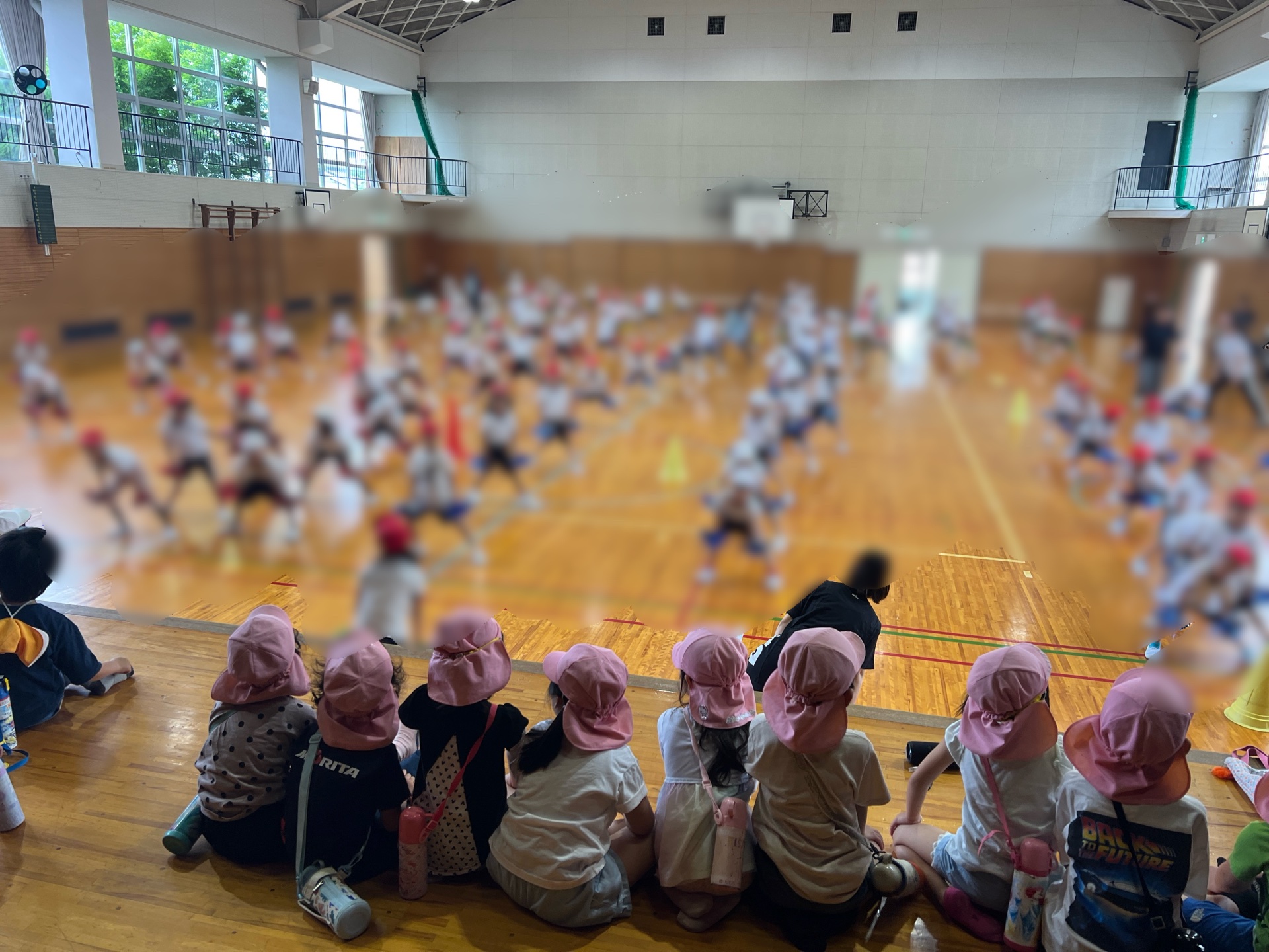 ステージの上から応援
