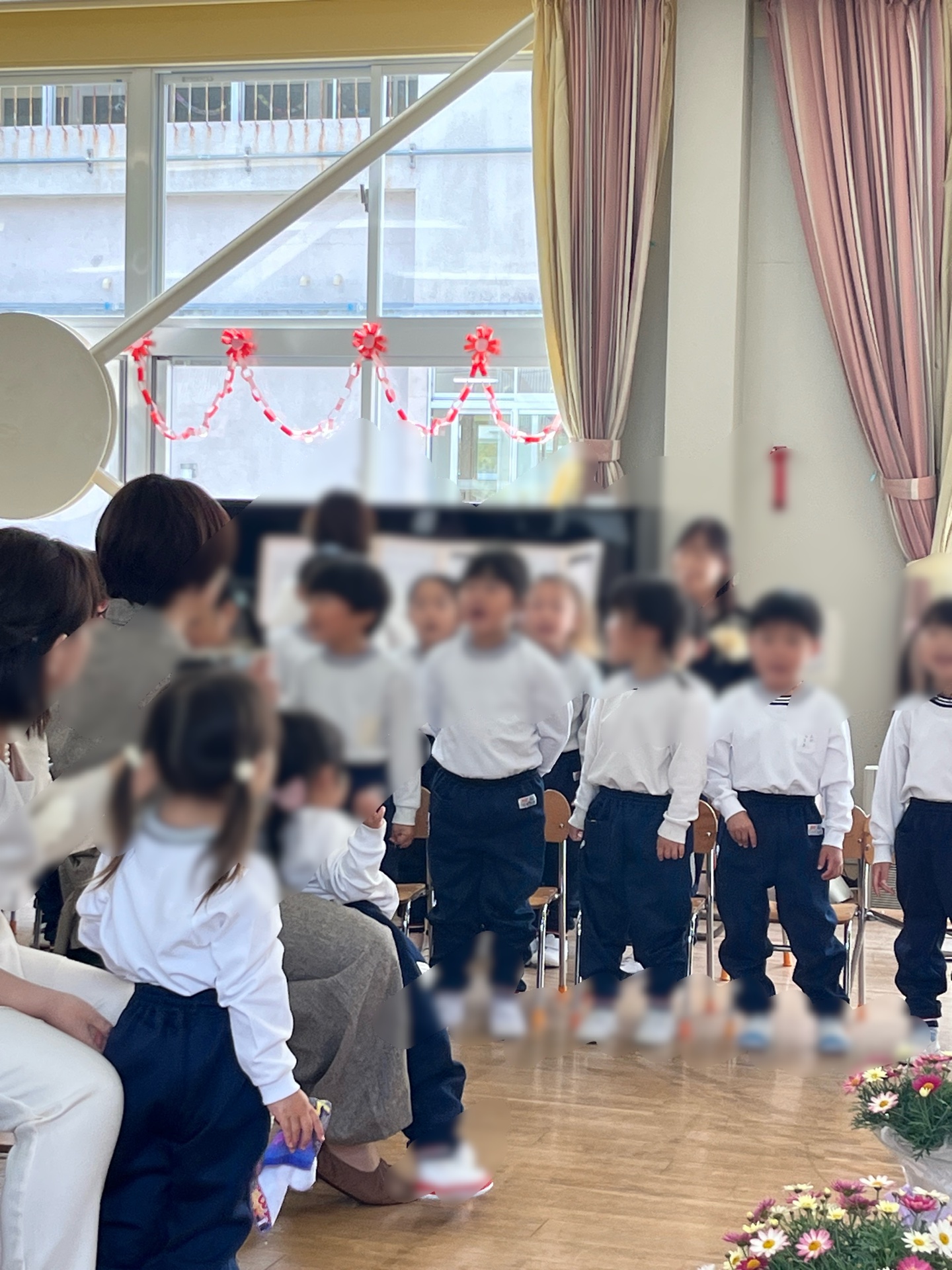 幼稚園の入園式では、優しい歌での歓迎