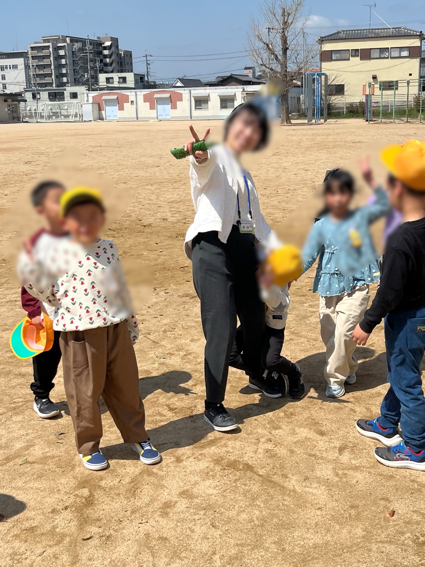 休み時間は短かったかもしれませんが、先生と一緒に歩いたりしながら、にっこにこ