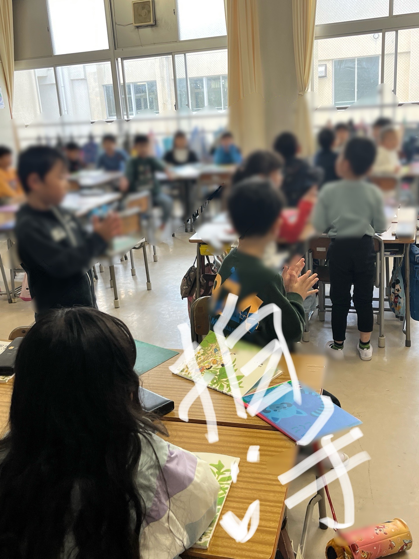 よかったところを見つけて、それを伝えていくときに、自然と拍手がわきます