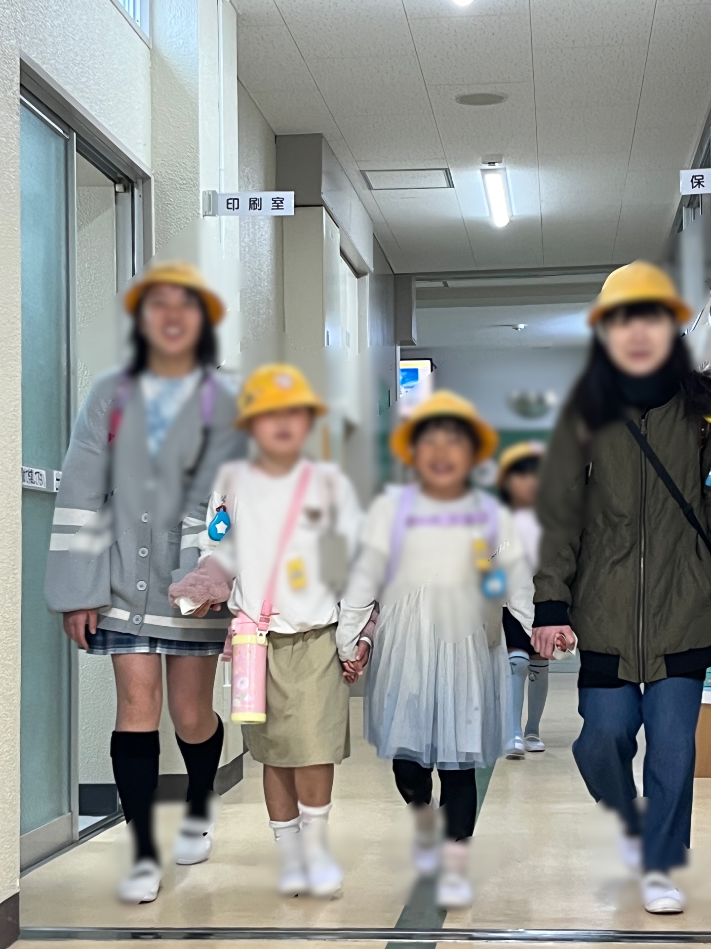 こうやって一緒に教室までエスコート