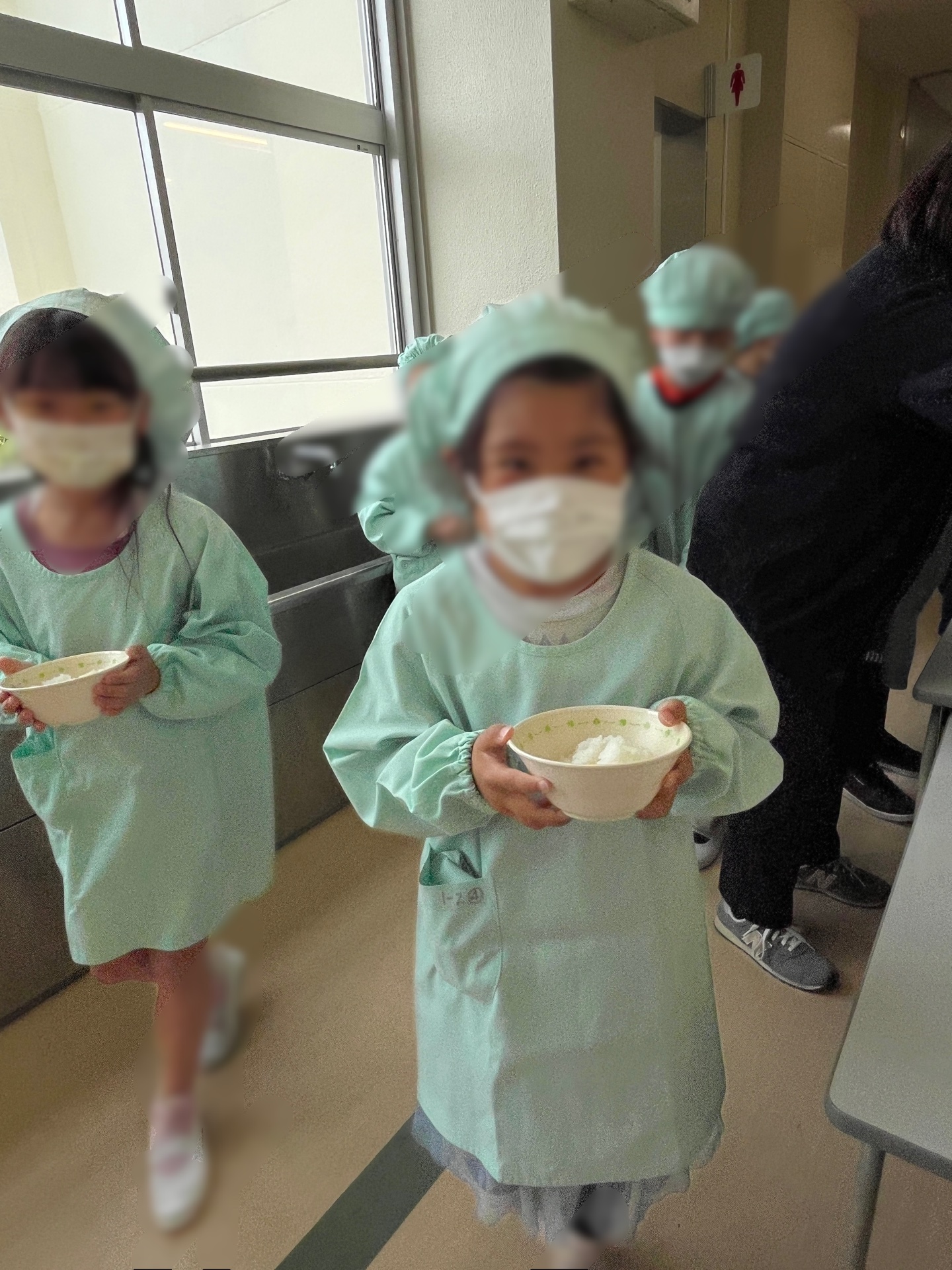1年生の給食準備