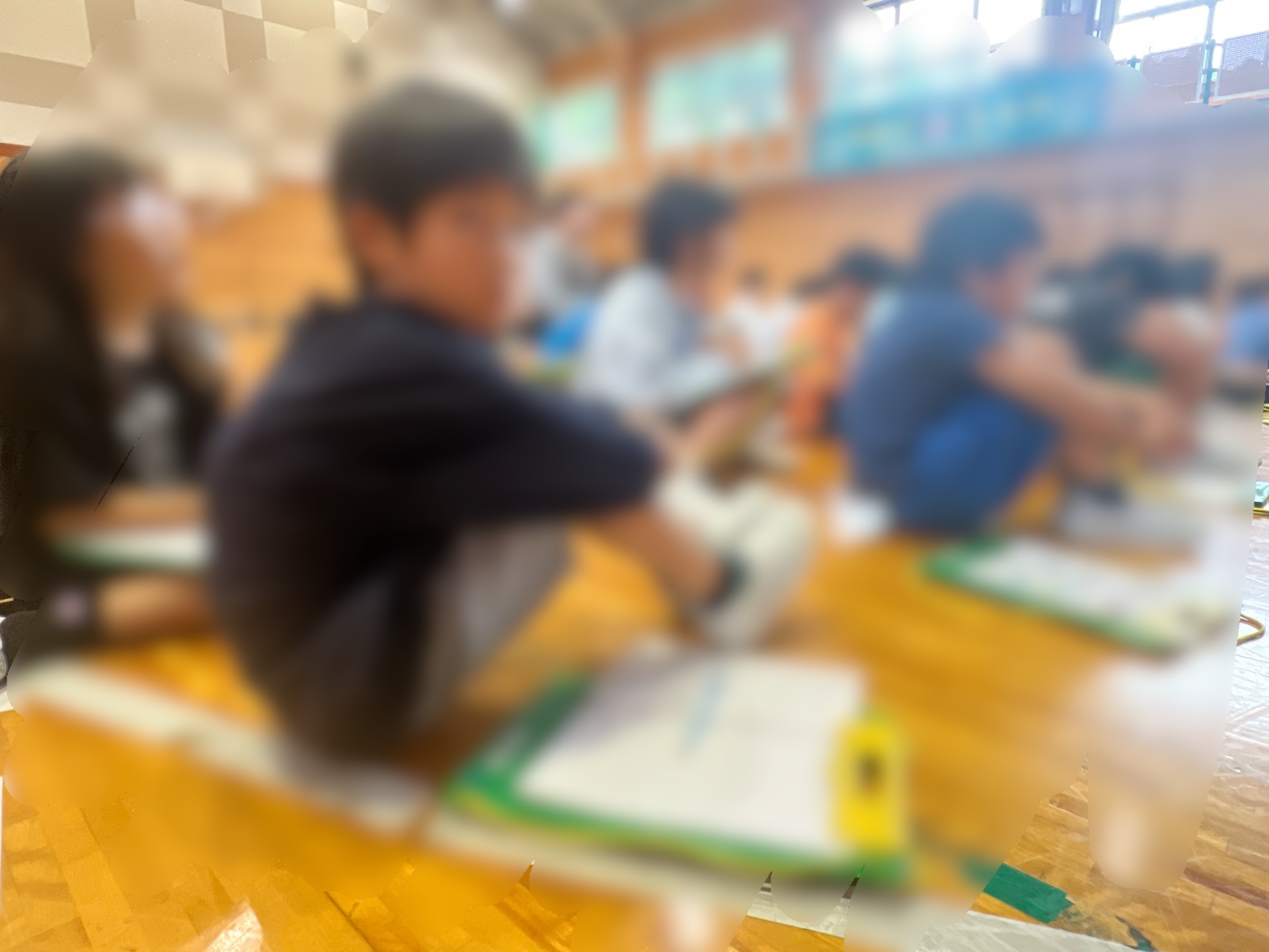 母子クイズに夢中