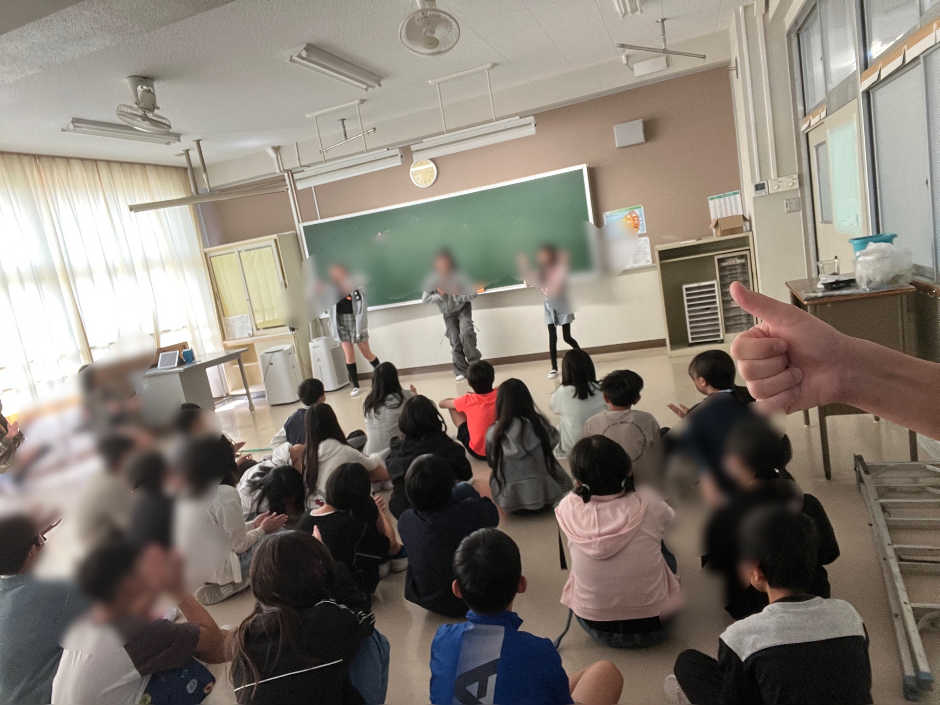 見て、見て、この生き生きした表情、素敵です